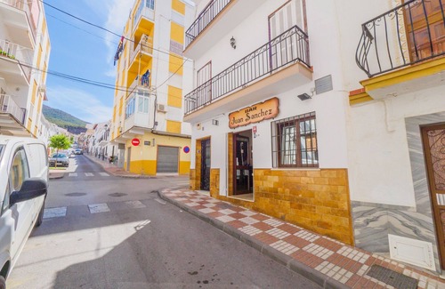 Alhaurin el Grande Ski Chalet | Cubo's Casa Manzanares Bijou/private pool/exclusive/free wifi