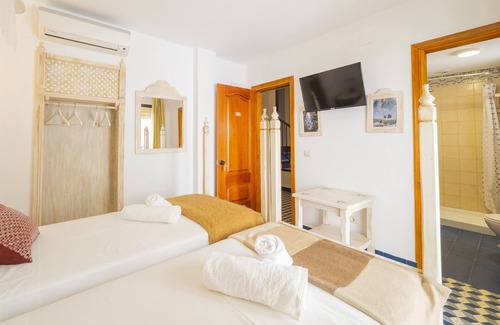 Tolox Bed & Breakfast | Cubo's Hostal La Plaza FAMILY with Breakfast
