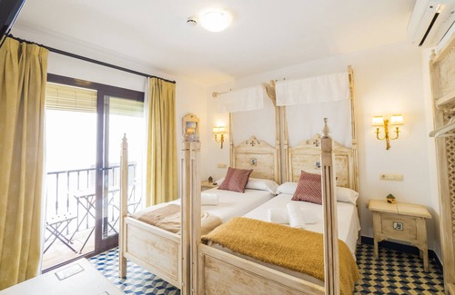 Tolox Bed & Breakfast | Cubo's Hostal La Plaza Room 101 with Breakfast