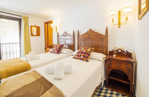 Tolox Bed & Breakfast | Cubo's Hostal La Plaza Room 202 with Breakfast