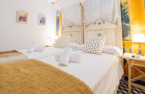 Tolox Bed & Breakfast | Cubo's Hostal La Plaza Room 103 with Breakfast