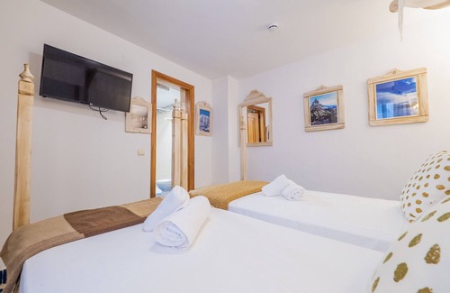 Tolox Bed & Breakfast | Cubo's Hostal La Plaza Room 203 with Breakfast