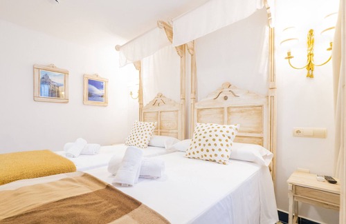 Tolox Bed & Breakfast | Cubo's Hostal La Plaza Room 203 with Breakfast