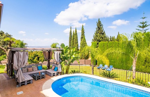 Alhaurin el Grande Villa | Cubo's Villa Esmeralda/private pool/garden/air conditioning/fireplace/free Wi-Fi