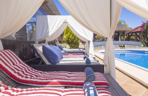 Alhaurin el Grande Villa | Cubo's Villa Las Palmeras Altas/private pool/air conditioning/children's area/free wifi