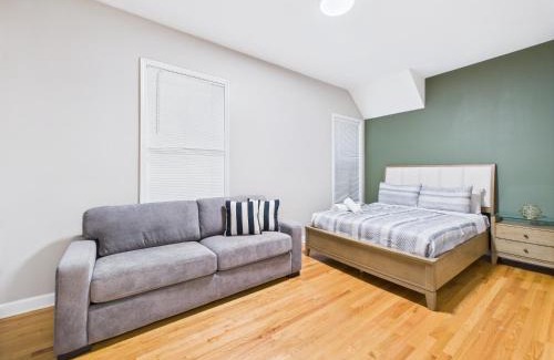 Wrigleyville Apartment | Cubs Clubhouse Retreat