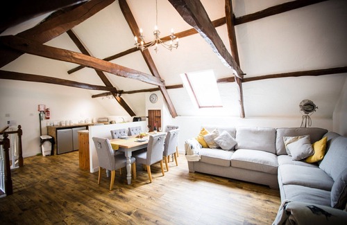 Devon Apartment | Cuckoo's Nest - Dog Friendly Cottage with a hot tub