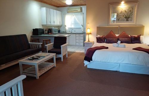 Oudtshoorn House | Culdesac Guesthouse Oudtshoorn