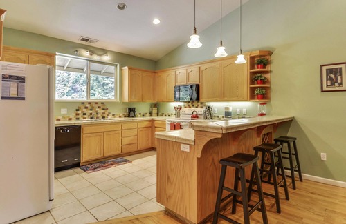 Guerneville House | Culture Blend ~ Great Group Getaway, Hot Tub, River Access, Game Room, BBQ!
