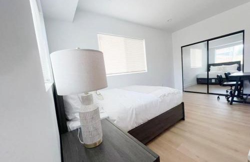 Los Angeles House | Culver Hideaway Private Room with Share Living Space D1D2