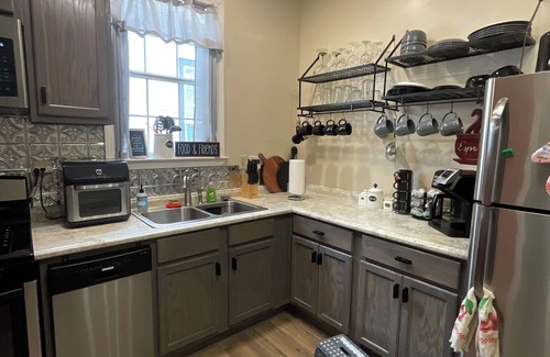 Montgomery House | Cupcake House: Cute and Cozy Getaway