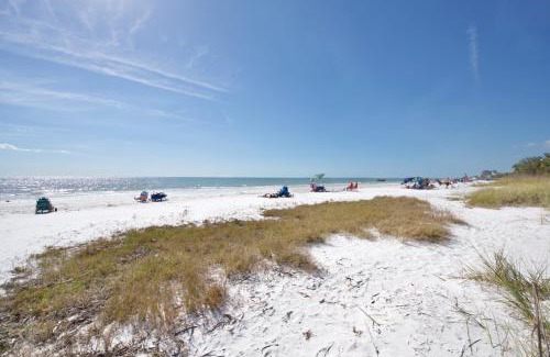 South Island House | Curlew Beach Cottage by Sun Palace Vacations