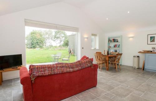 Shocklach House | Curlew
