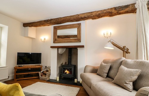 Much Wenlock Cottage | CURLY'S COTTAGE, with open fire in Much Wenlock