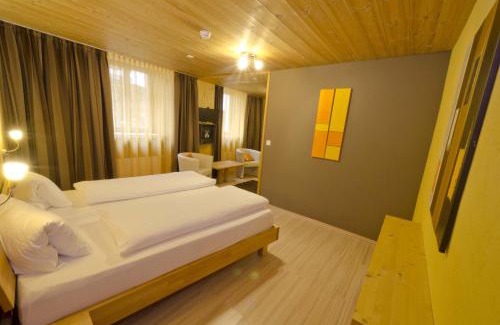 Engadin Scoul Hotel | CURUNA Pensiun-Frühstückspension