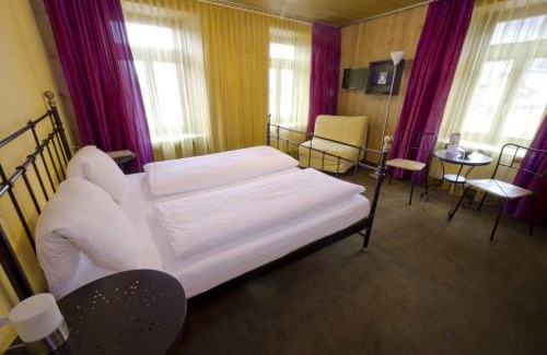 Engadin Scoul Hotel | CURUNA Pensiun-Frühstückspension