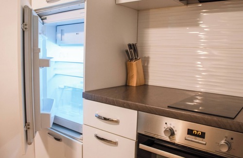 Zagreb Apartment | Curved-Wall Abode Next To Maksimir