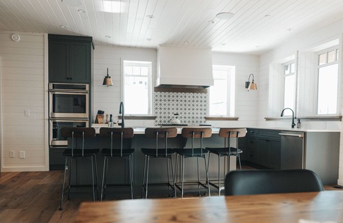 Silver Star Mountain House | Custom Built Chalet on The Ridge - media room, private hot tub and more!