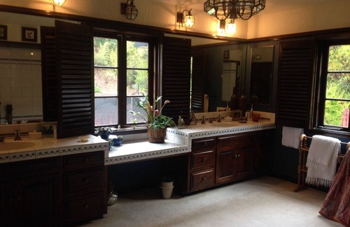 Palisades Highlands House | Custom Built Estate Home With Private Tennis Court, Pool in Guard Gated Area