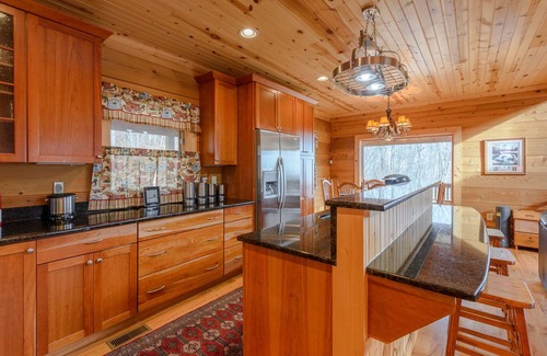 Boone Cabin | Custom-Built Log Cabin Near Activities