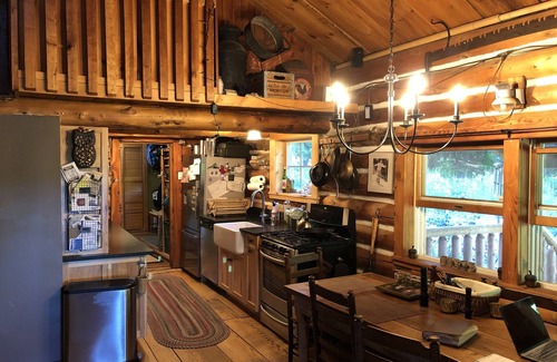 Northfield Cabin | Custom Built Luxury Log Home, Best on property Trout Fishing!