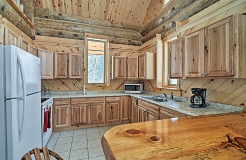 Tustin Cabin | Custom Log Cabin w/Deck & 45 Acres By Pine River!