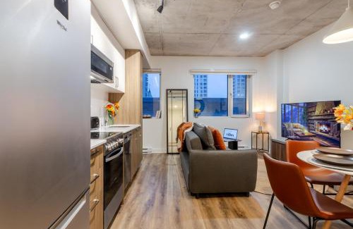 Shaughnessy Village Apartment | Cute 1BDR Apt in Ste-Catherine - MTL Live Spot