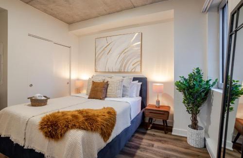 Shaughnessy Village Apartment | Cute 1BDR Apt in Ste-Catherine - MTL Live Spot