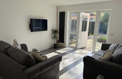 Littleover Apartment | Cute 2 bedroom house Littleover close to amenities hospital