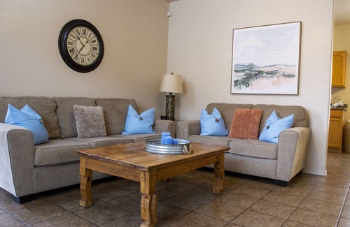 Las Cruces House | Cute 3 Bedroom Home in Las Cruces, N.M - (Near Hwy 70 & I-25)