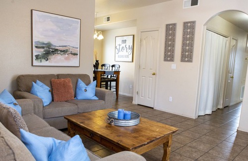 Las Cruces House | Cute 3 Bedroom Home in Las Cruces, N.M - (Near Hwy 70 & I-25)