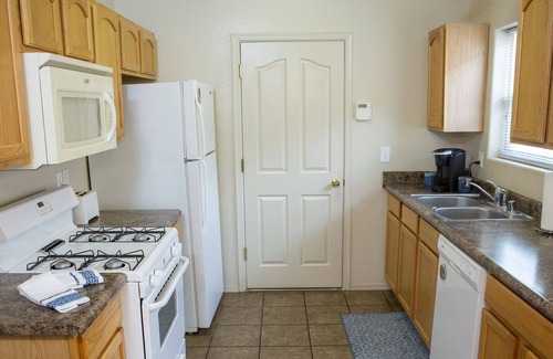 Las Cruces House | Cute 3 Bedroom Home in Las Cruces, N.M - (Near Hwy 70 & I-25)