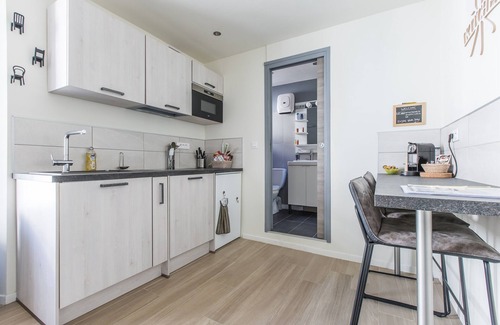 Riou - Petit Juas - Av de Grasse Apartment | Cute affordable 1-br minutes from Cannes Center