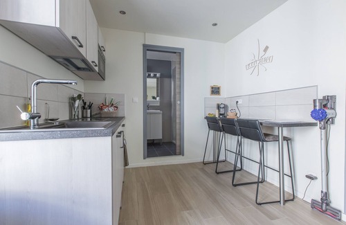 Riou - Petit Juas - Av de Grasse Apartment | Cute affordable 1-br minutes from Cannes Center