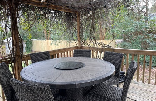 Summerville House | Cute and Convenient Summerville Cottage