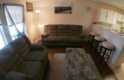 Beverly Apartment | Cute apartment in the heart of downtown Beverly