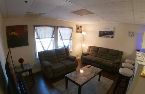 Beverly Apartment | Cute apartment in the heart of downtown Beverly