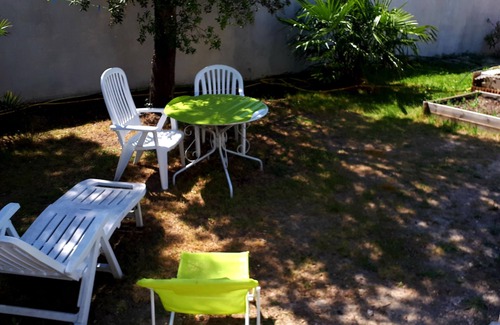 Velleron Apartment | Cute apartment with Jacuzzi and private garden