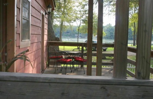 New Braunfels House | Cute cabin on beautiful 2.5 Acres along the Guadalupe River