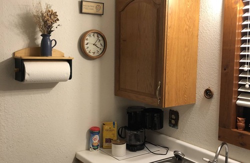 Gober Cabin | Cute Cabin! Secluded and surrounded by Nature.