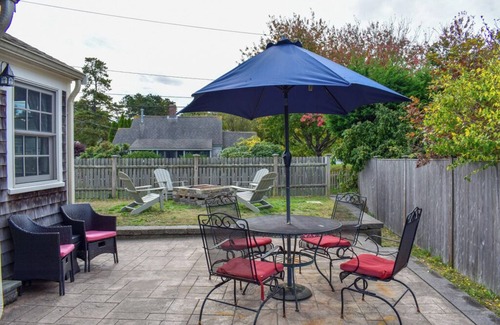 Dennis Port House | Cute Cape Cod Cottage 3/10th of a mile to Sea Street Beach!