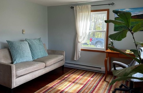 Rome House | Cute, Comfy home in Bumpville