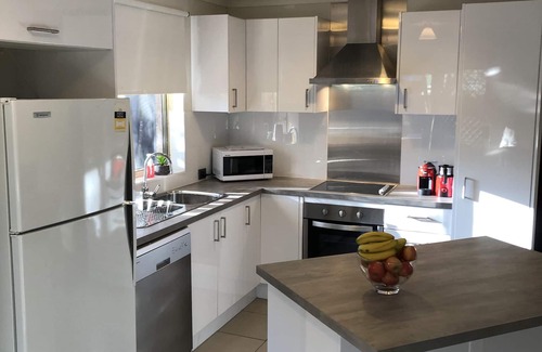 Mount Hawthorn House | Cute cosy house close to Leederville and city. Entire house with enclosed yard.