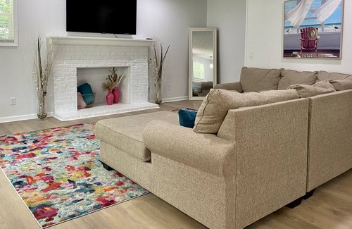 North Beach House | Cute cottage right next to Hanna Park’s beautiful beaches and The Naval station