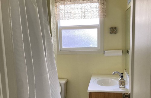 Baker City House | Cute Cottage Steps from Historic Downtown