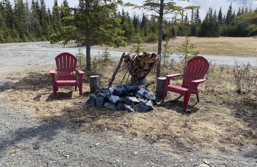 Kenai Cabin | Cute & Cozy Cabin @ Moose Tracks Lodging