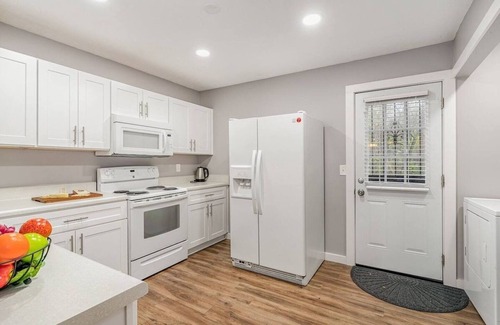 Nashville Condo | Cute & Cozy - Minutes from Downtown & BNA