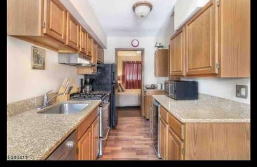 Vernon House | Cute & Cozy Townhouse minutes away from Minerals and Mountain Creek Ski Resort