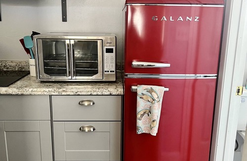 North Mountain Apartment | CUTE DOG FRIENDLY STUDIO