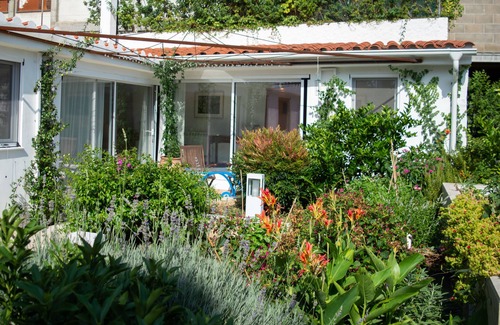 Torre Gironella Cottage | Cute garden facing cottage in central girona. Ideal for bicyclists or couples
